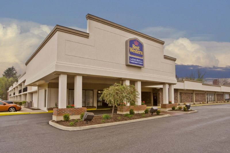 Best Western Plus Laporte Hotel & Conference Center - Laporte Indiana